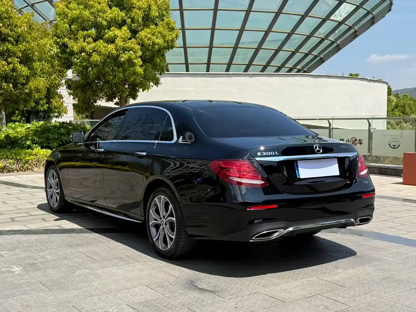Mercedes-Benz E-Class 2019 E 300 L Sport Fashion фото 9