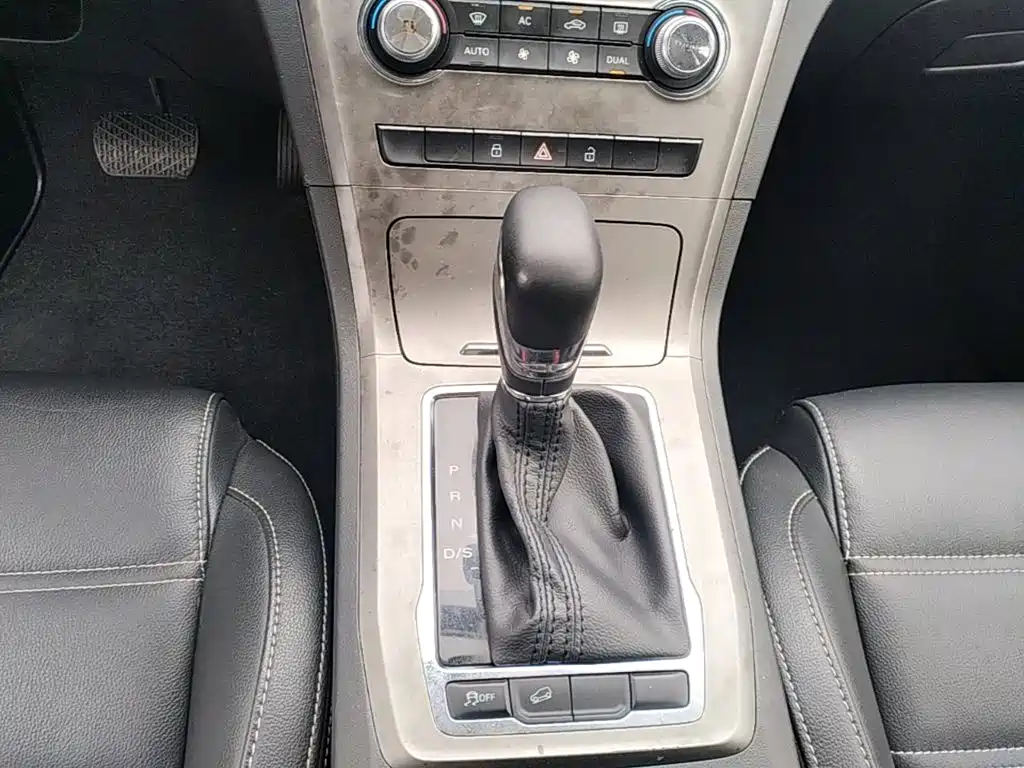 MG Roewe RX5 2019 2019 20T Automatic Luxury Xenon Version