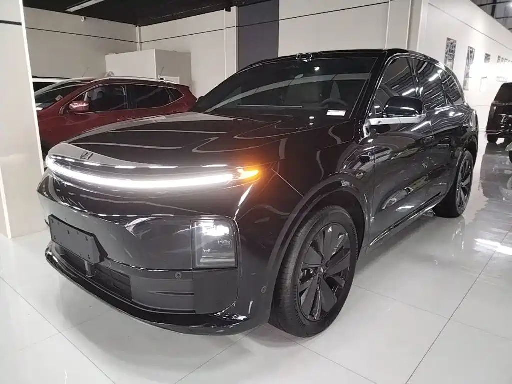 Li Auto L6 2025