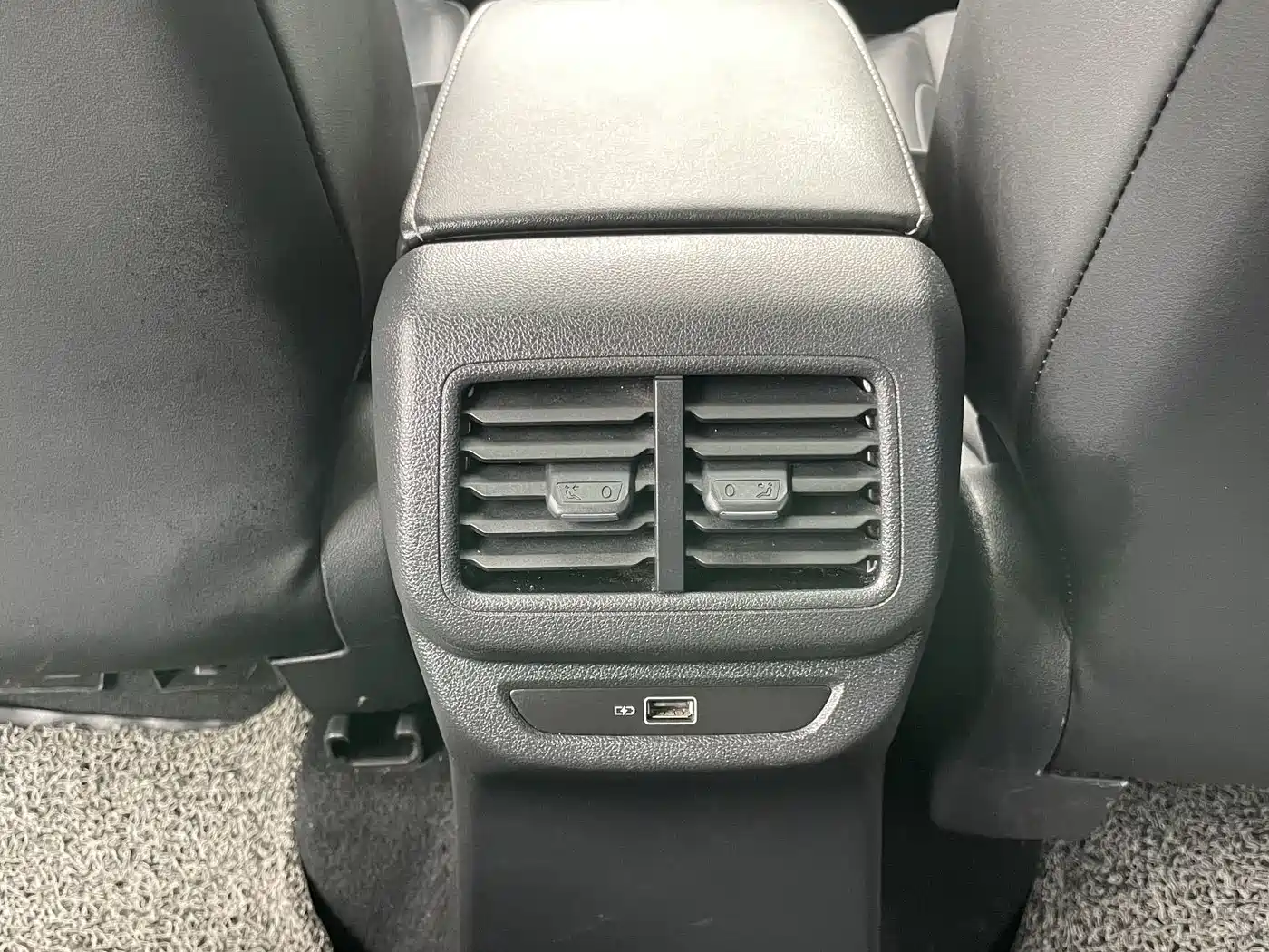 JETTA VS5