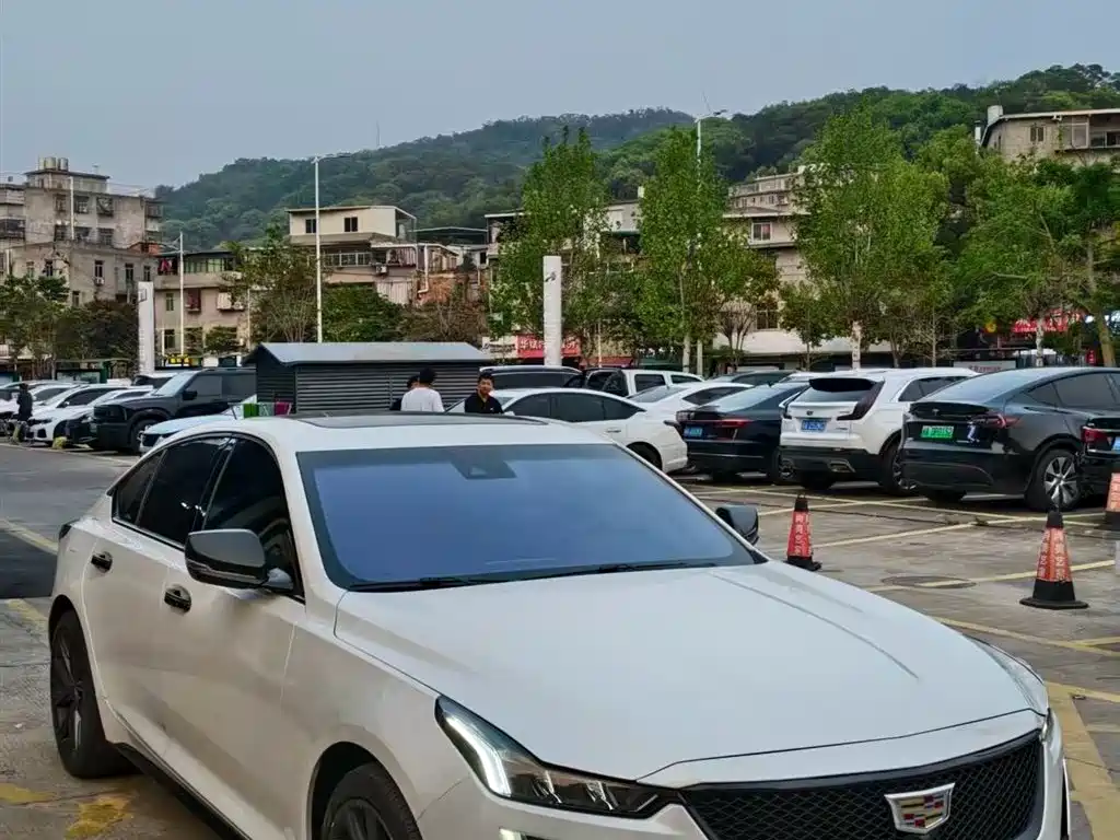 CADILLAC CT5