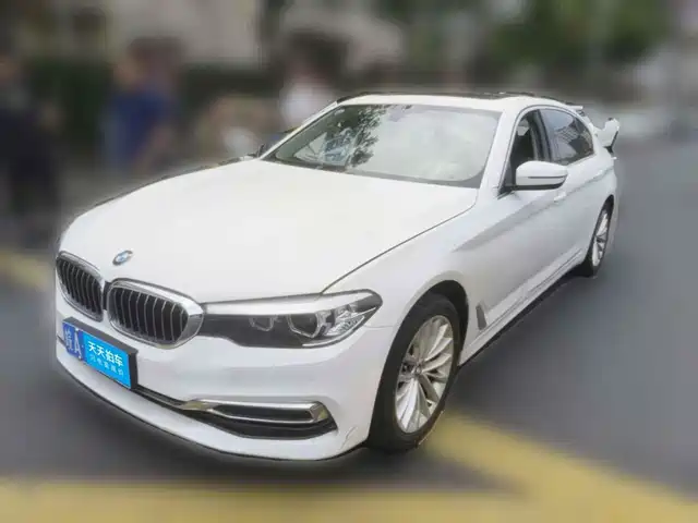 BMW 5 Series 2020 525Li Luxury Package — фото 1