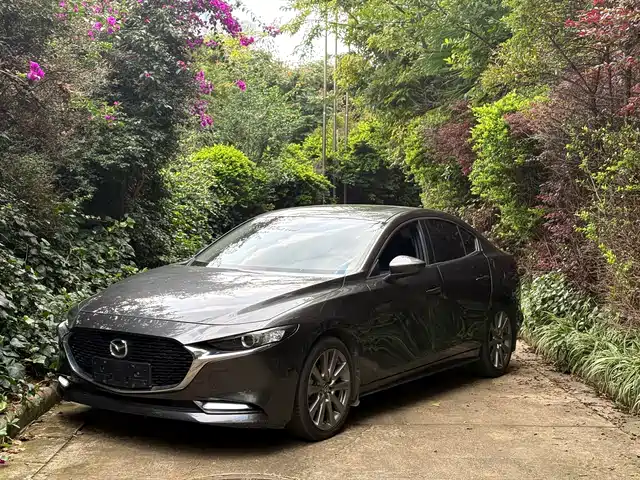  Mazda Mazda3 Axela 2020 2.0L Automatic Stylish Edition