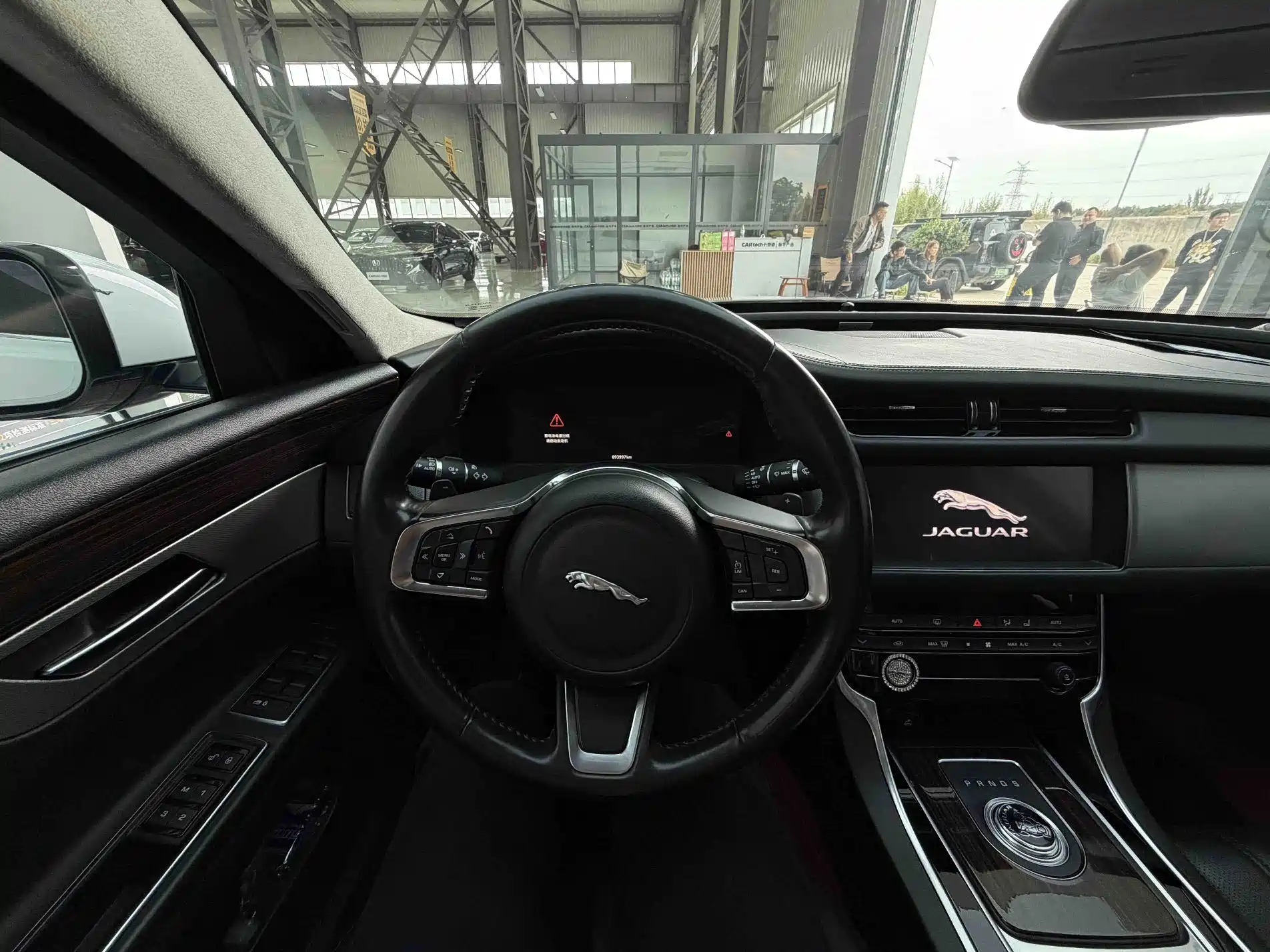 صورة 6 - Jaguar XFL