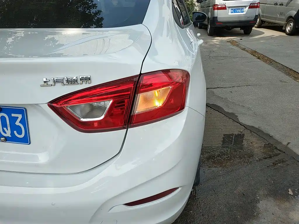 Chevrolet Cruze 2018 2018 320 Automatic Pioneer Sunroof Edition