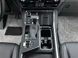 Photo 10 - Lexus GX