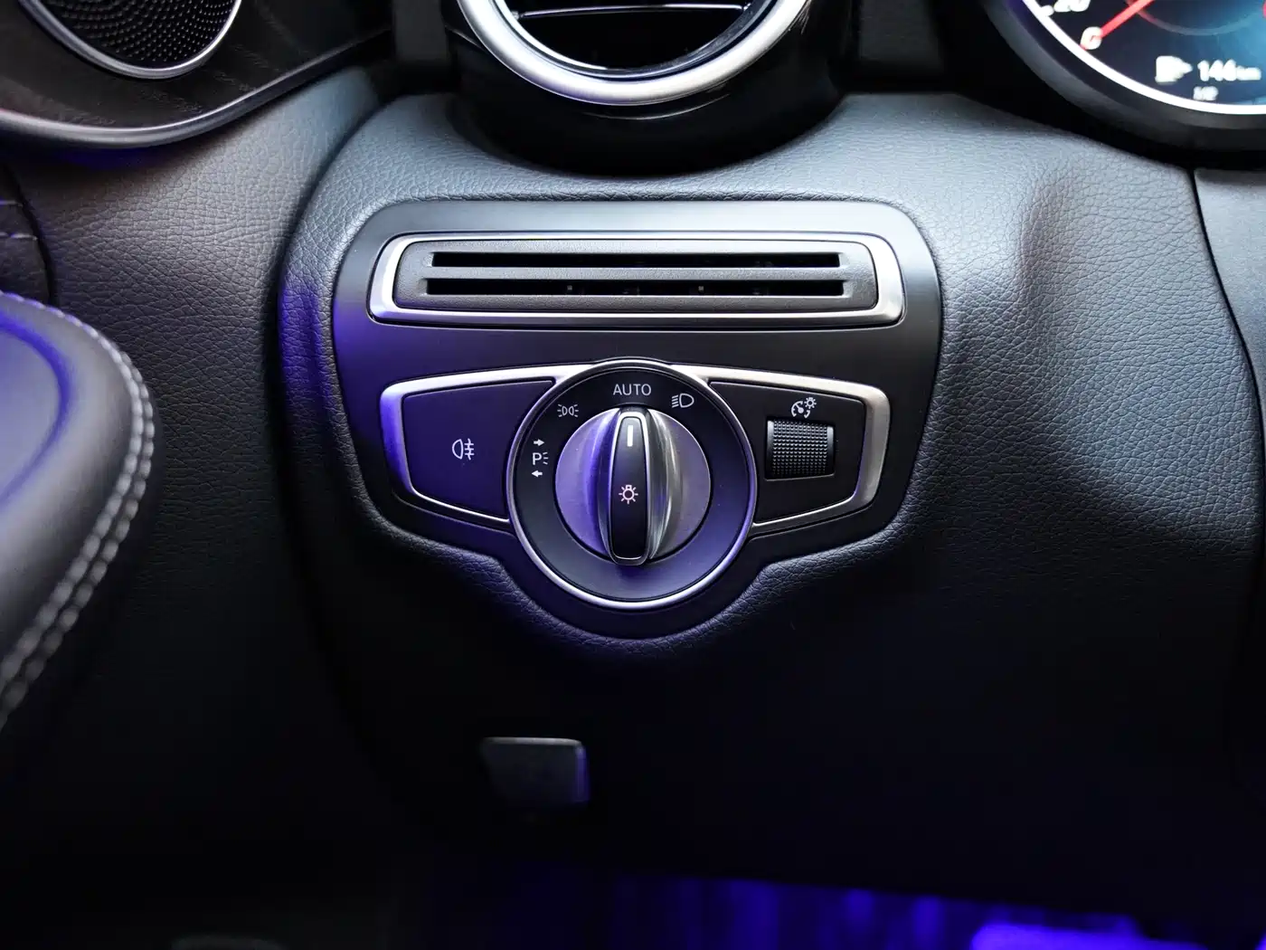 Mercedes-Benz C-Class 2020 Facelift C 260 L Sport фото 16