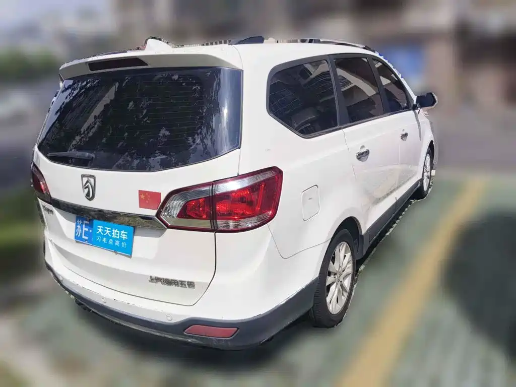 Baojun 730 2015 2014 1.5L Manual Luxury 7-seater