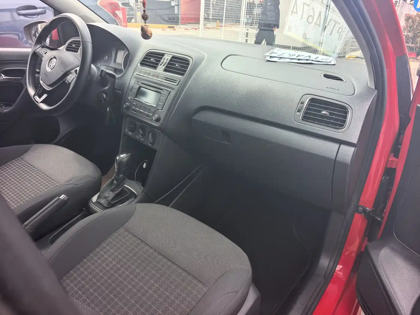 Volkswagen Polo 2016 1.6L Automatic Comfort фото 9