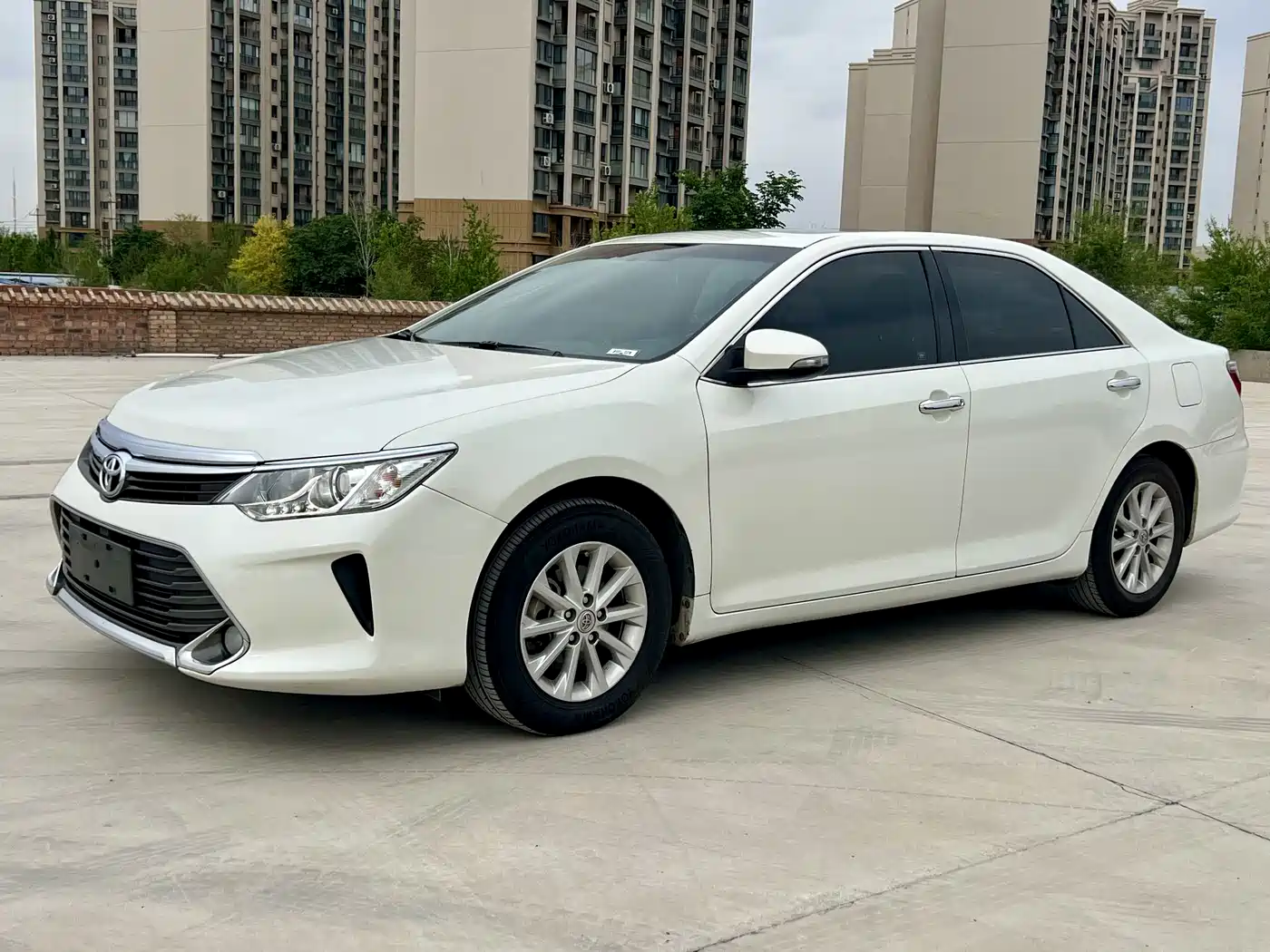 Toyota Camry 2015 2.0G Leading Edition