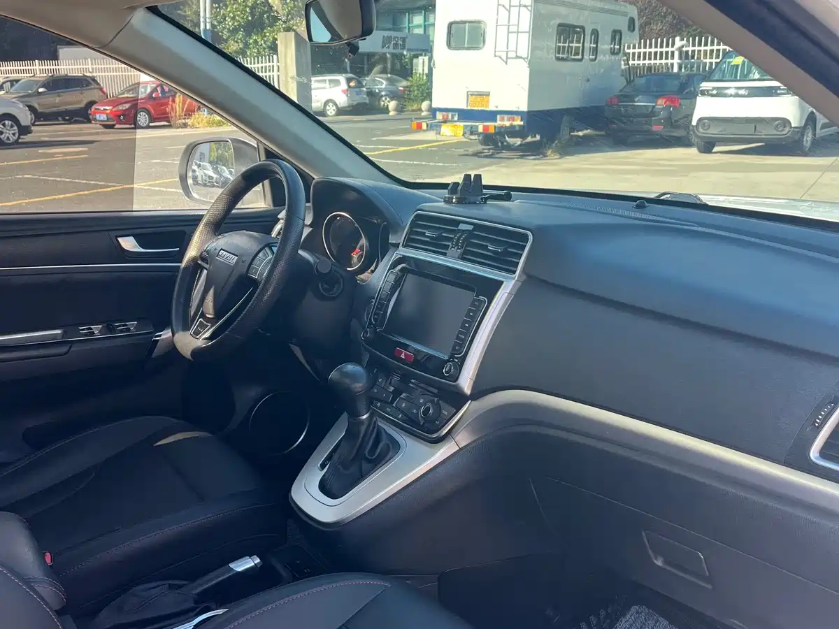 Haval M6 2019 1.5T DCT 2WD Value Edition (China VI) фото 17