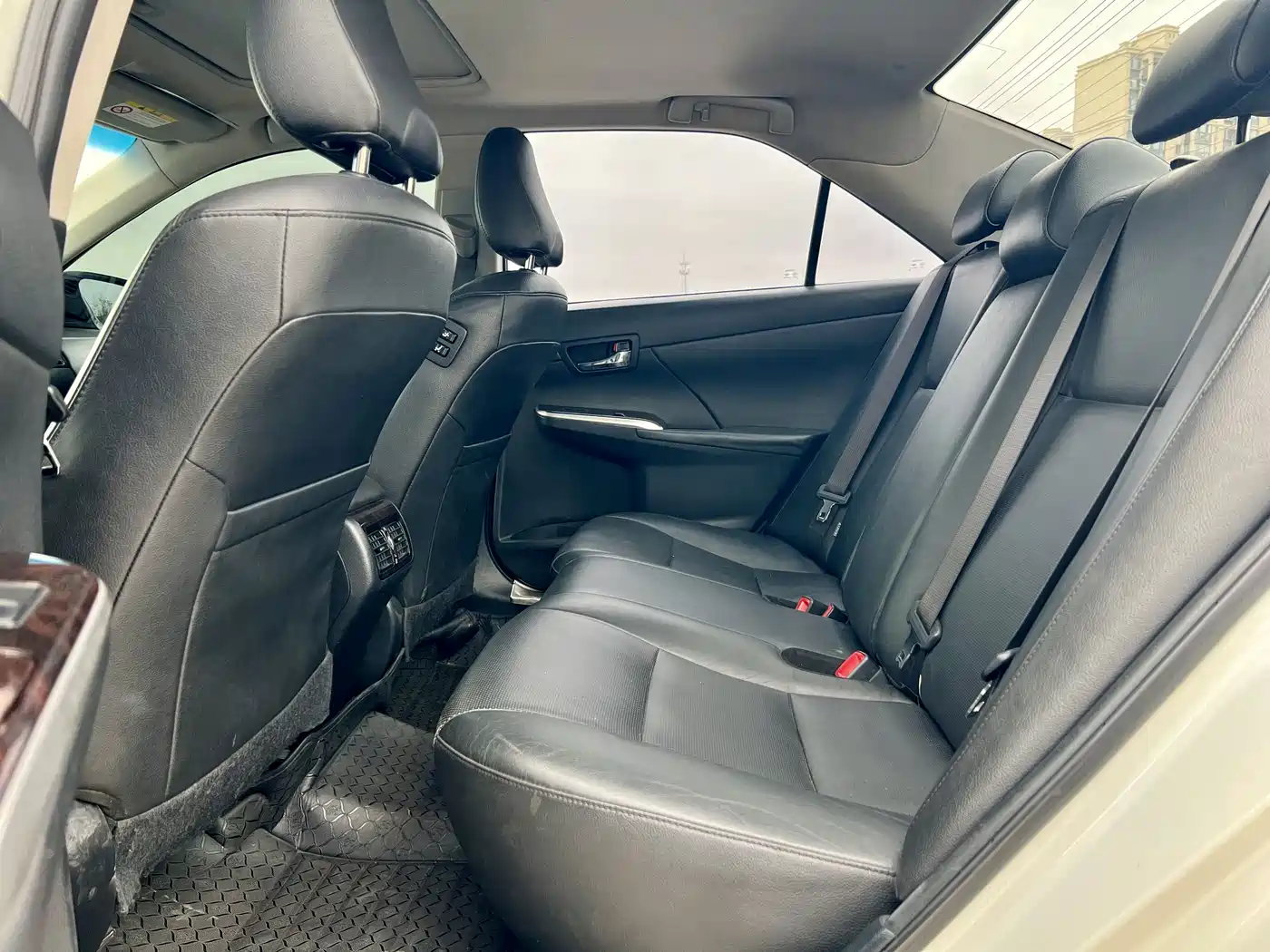 Toyota Camry 2015 2.0G Leading Edition фото 6