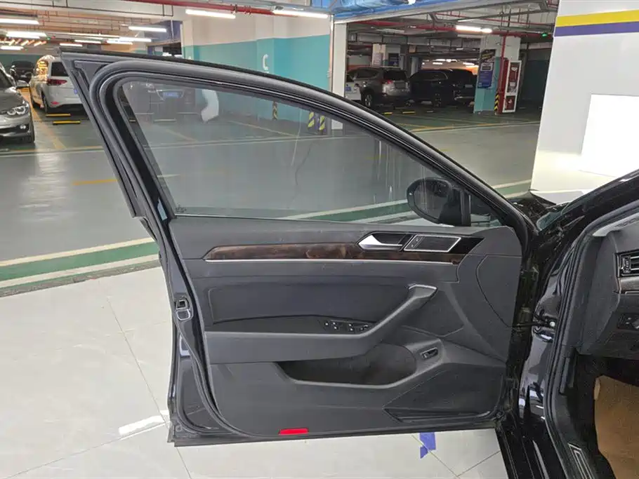 Volkswagen Magotan 2019 330TSI DSG Luxury Class China VI фото 7