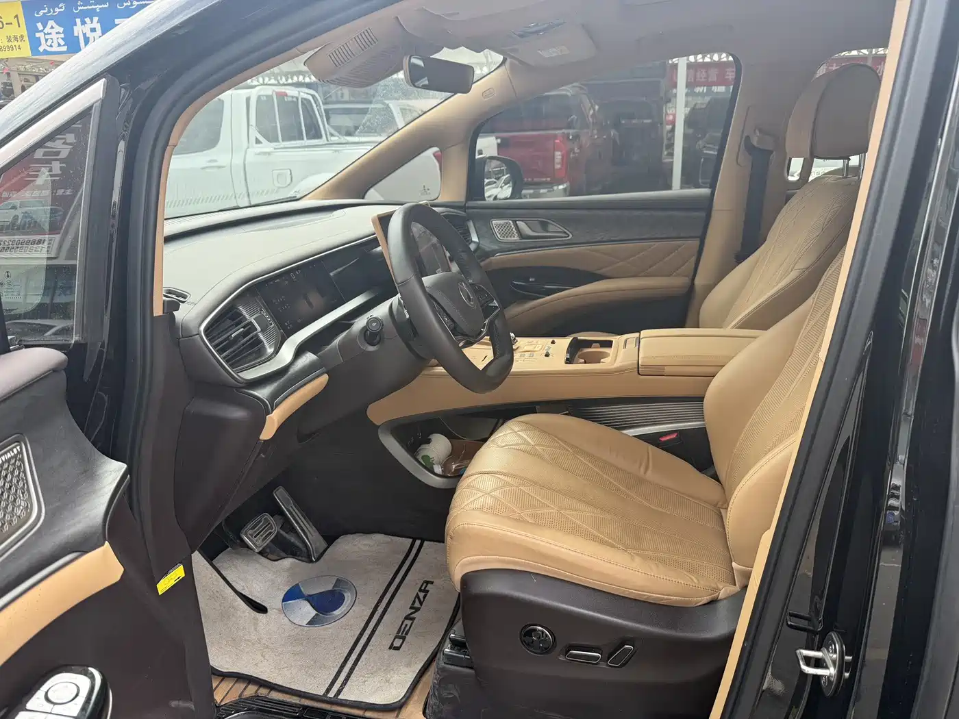 Denza D9 2025 2025 DM-i Smart Drive Edition 1020 AWD Premium