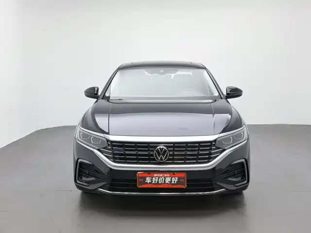 Volkswagen Passat New Energy 2022 430PHEV Hybrid Luxury Edition — фото 3
