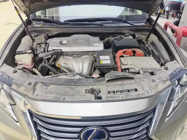 Lexus ES 2015 300h Comfort Edition — фото 3