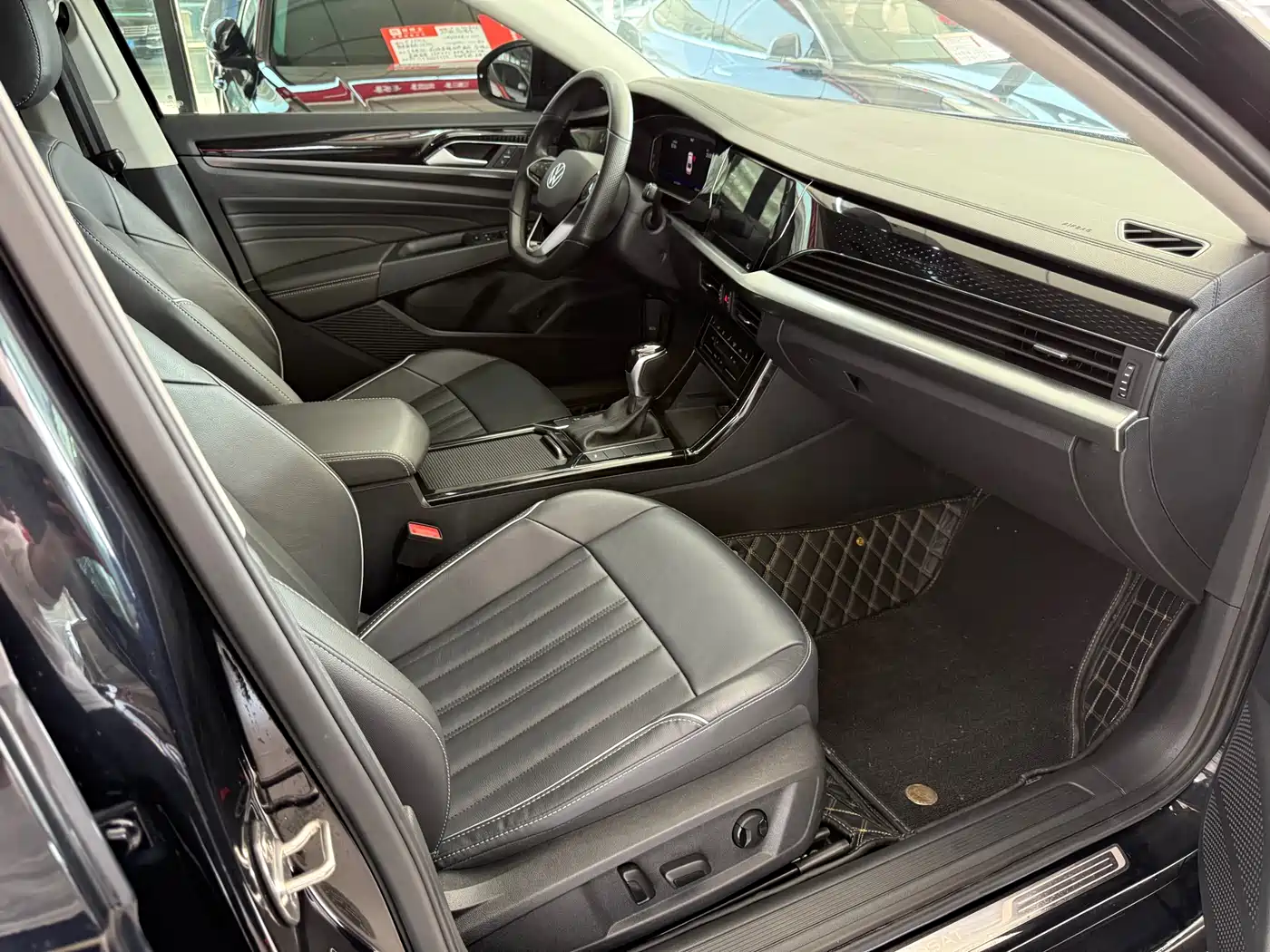 Volkswagen Passat 2023 330TSI Elite Edition фото 10