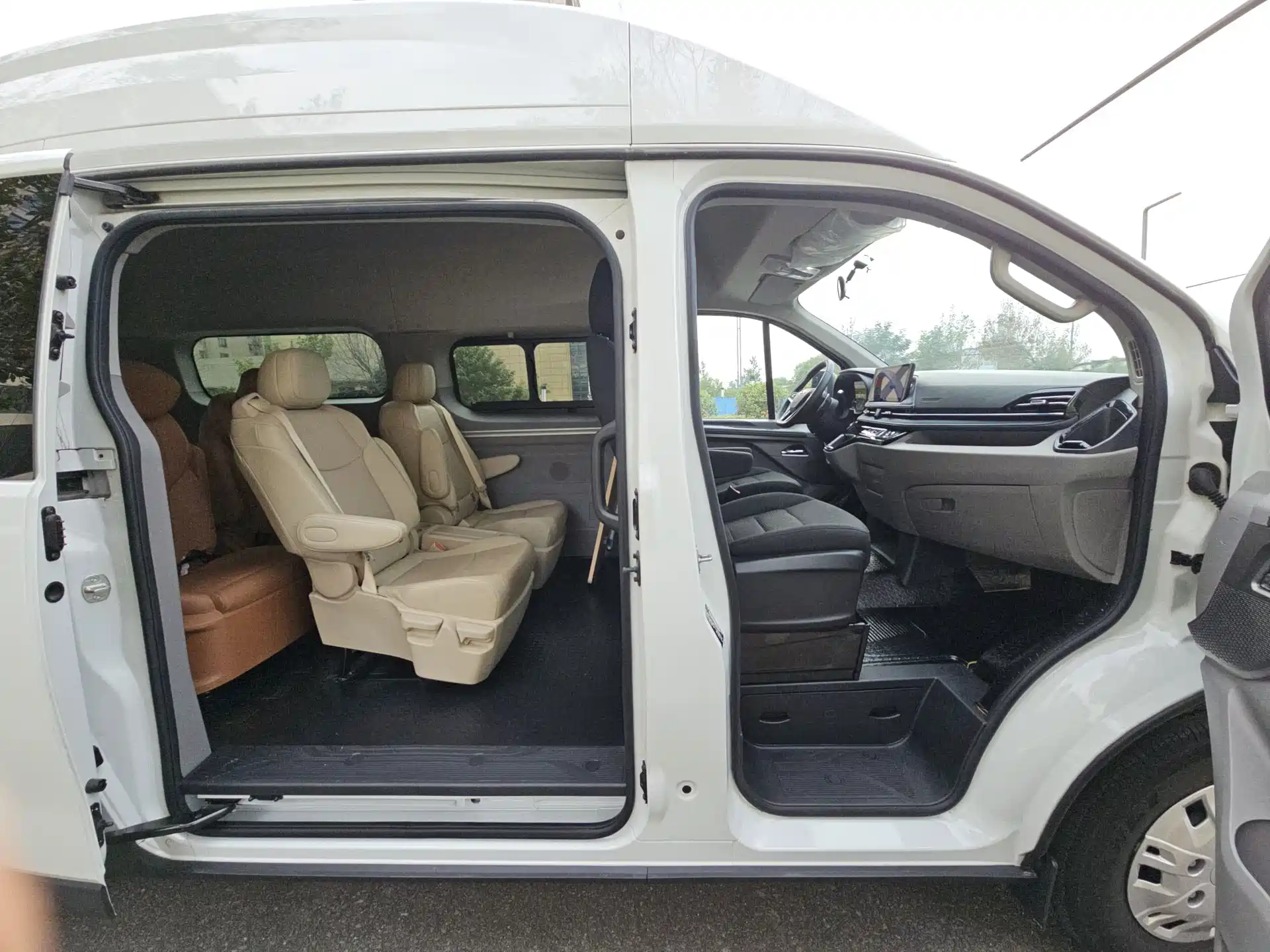 Photo 11 - Maxus Xintu V70