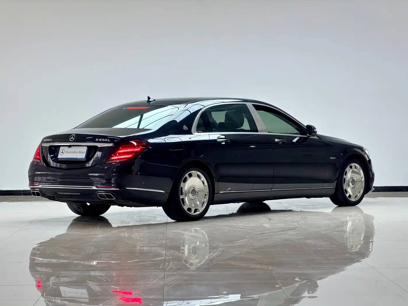 Photo 10 - Mercedes-Benz Maybach S-Class