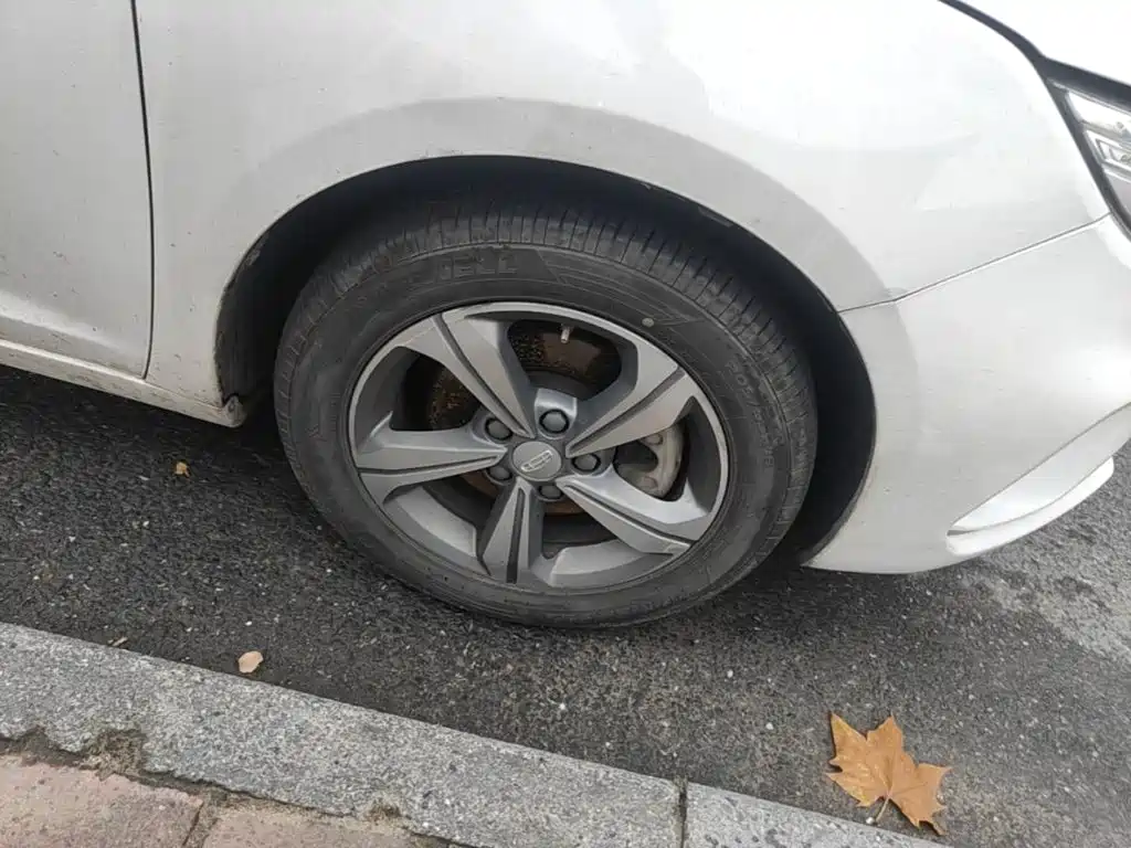 Photo 12 - Geely Emgrand GL