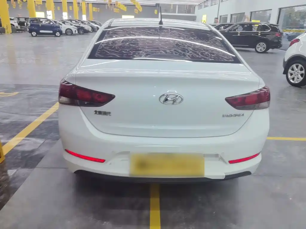 صورة 6 - Hyundai Verna