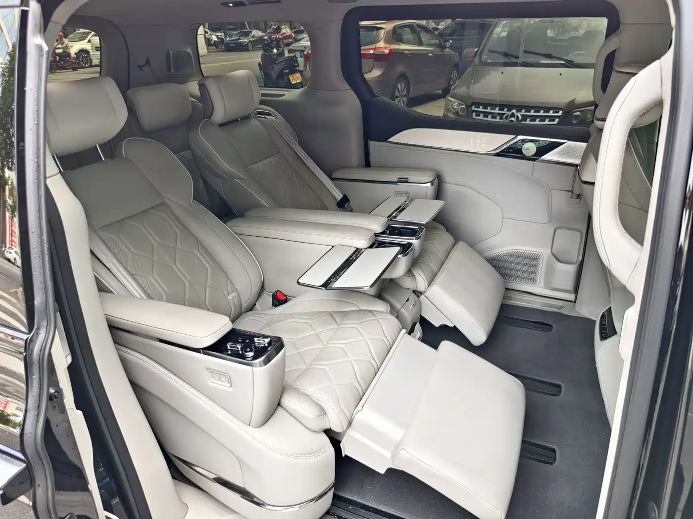 Volvo EM90 2025 2025 Ultra Six-Seater