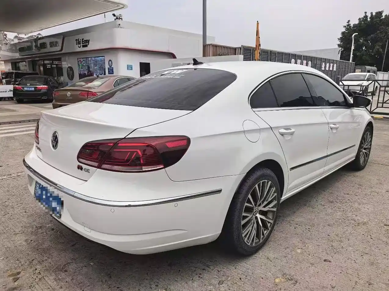 Volkswagen FAW-Volkswagen CC 2016 Model 1.8TSI Luxury фото 7