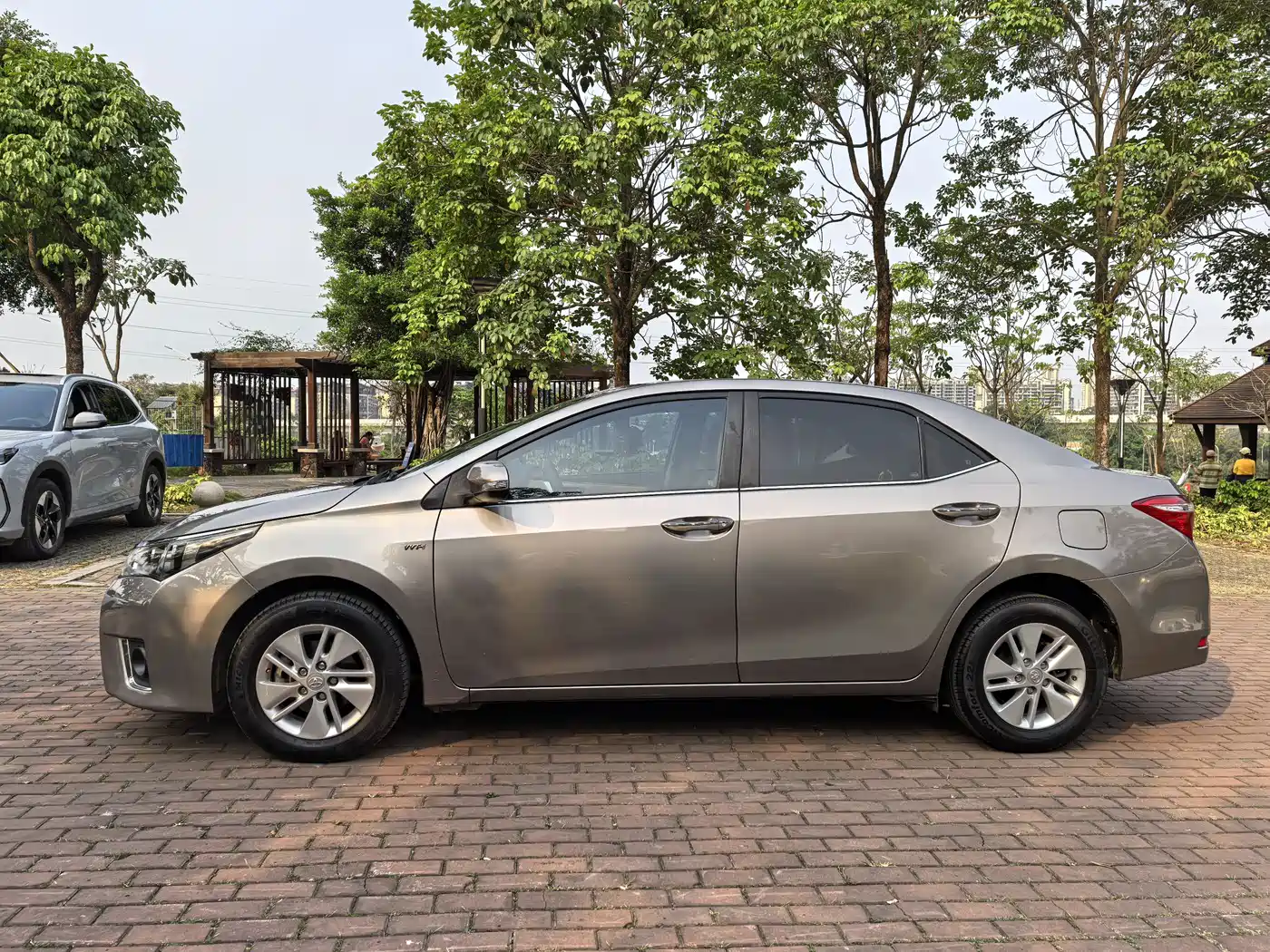 Toyota Corolla 2014 1.6L CVT GL фото 3