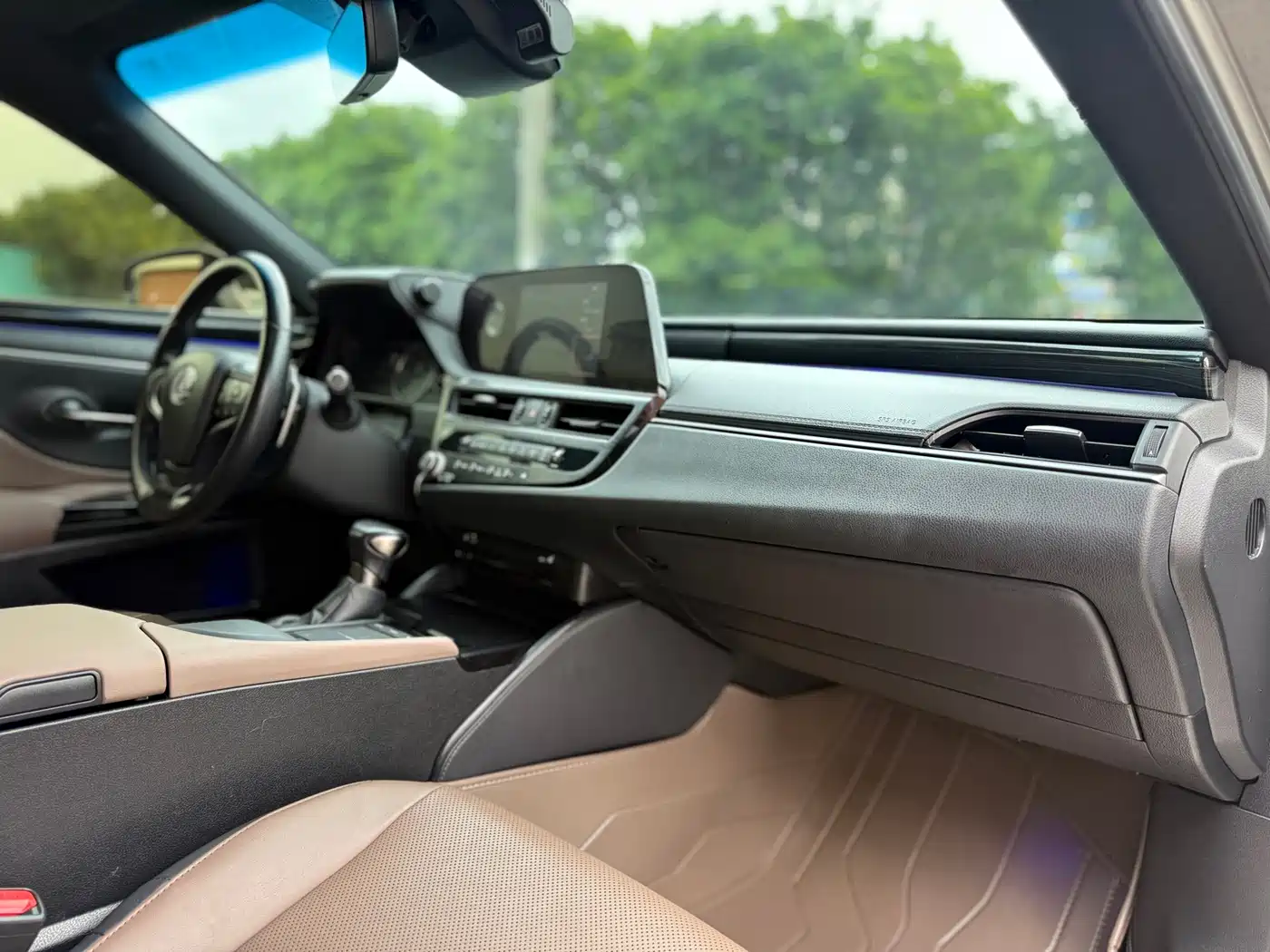 Lexus ES 2022 200 Excellence Edition фото 22