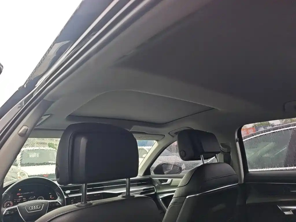 Фото 18 - Audi A6L