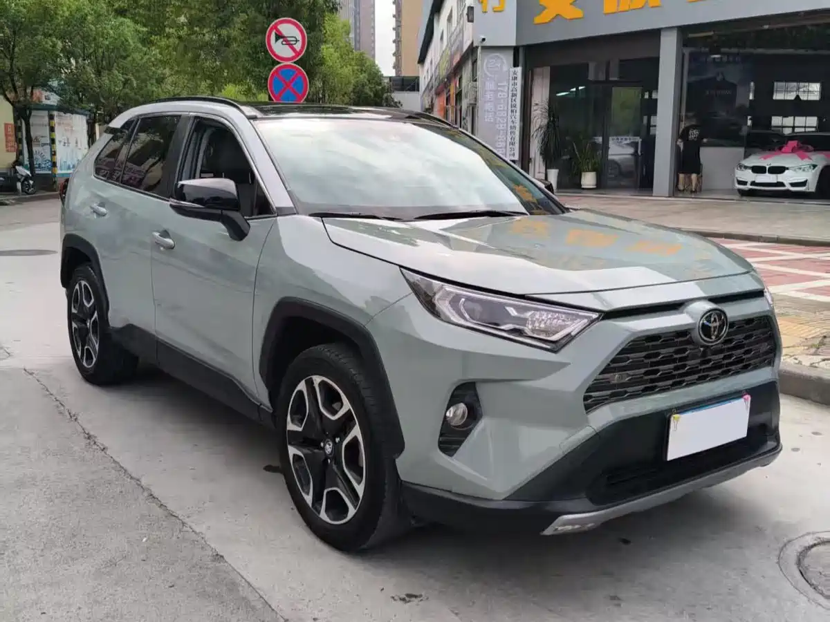 Toyota RAV4 Rongfang 2020 2.0L CVT 4WD Premium Edition фото 3