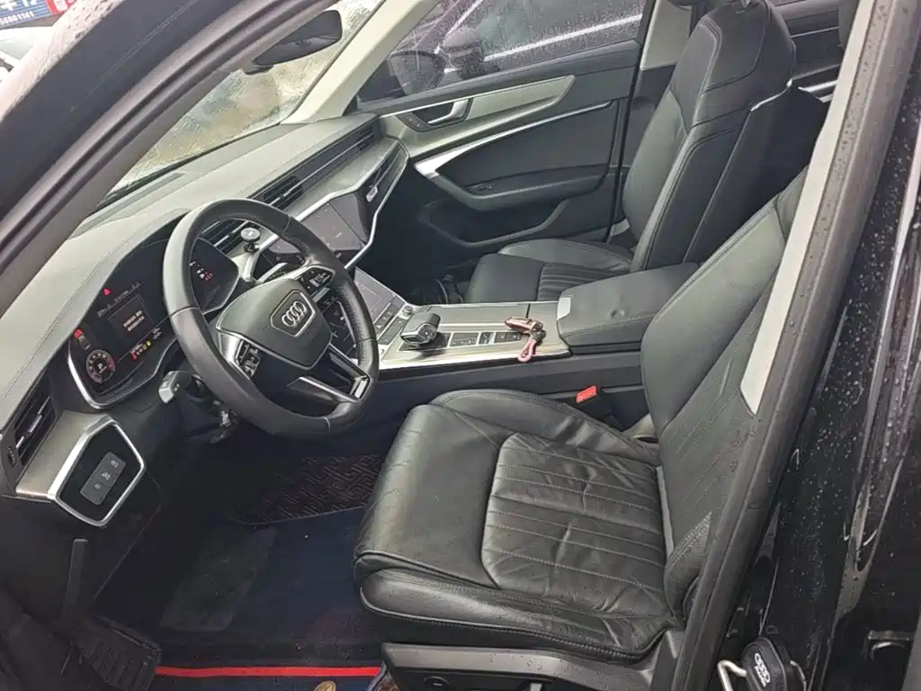 Фото 15 - Audi A6L