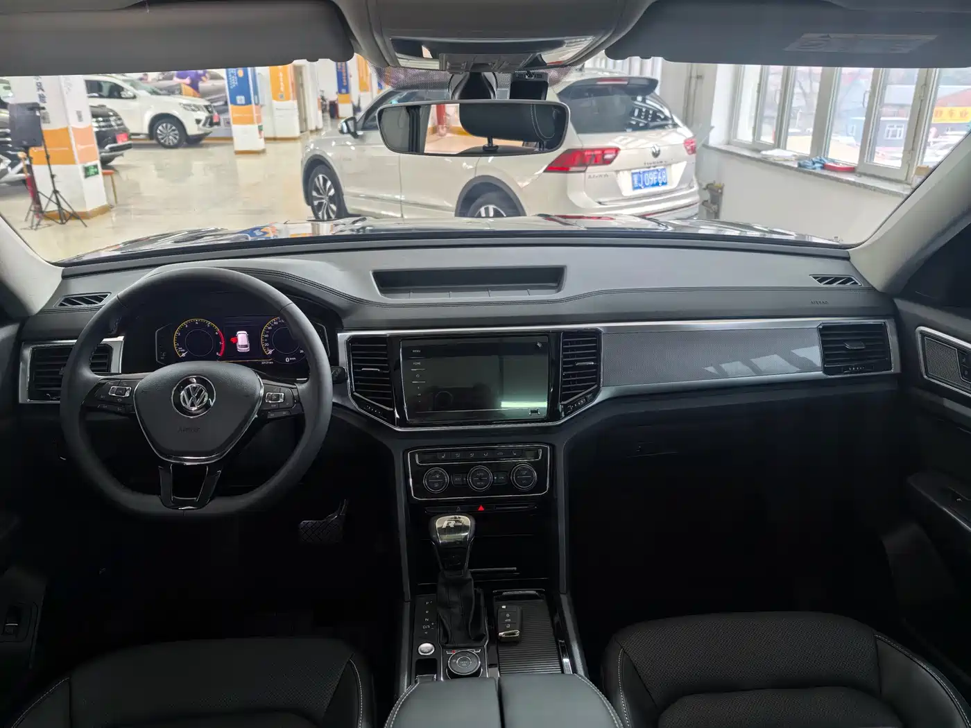 Volkswagen Teramont 2019 380TSI 4WD Luxury Edition China VI фото 9
