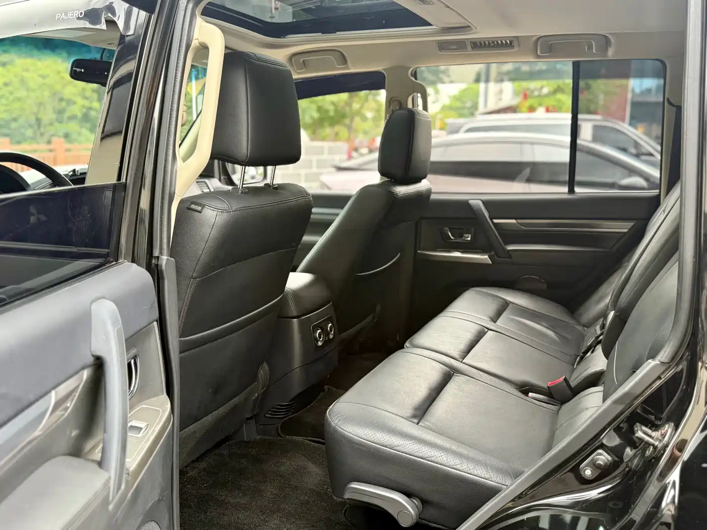 Mitsubishi Pajero (Import) 2012 3.0L Elite Plus Edition фото 11