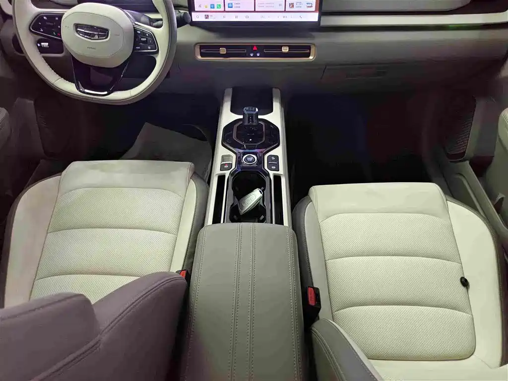 Фото 13 - Geely ICON