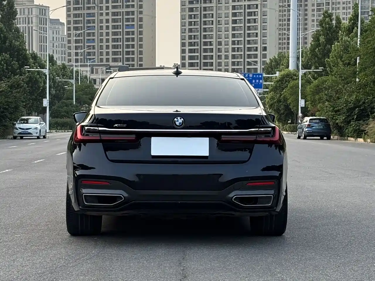 BMW 7 Series 2021 Model 740Li Leading M Sport Package фото 17