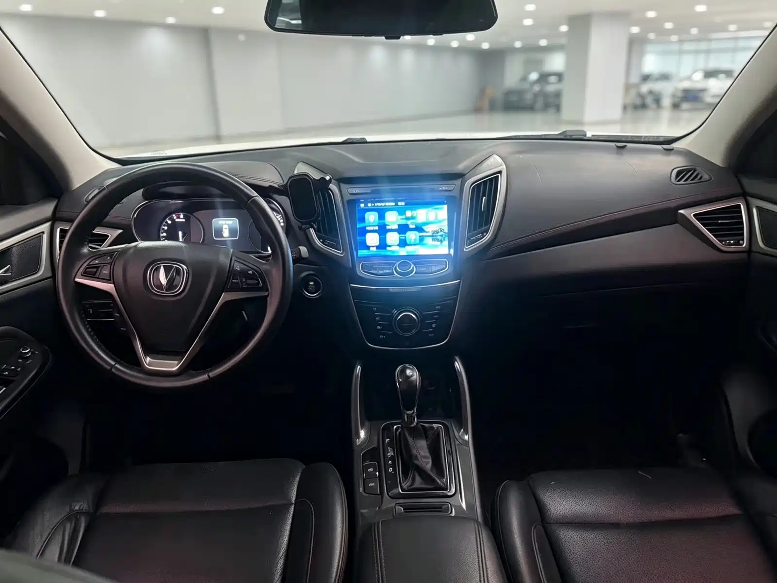 Photo 5 - Changan CS75