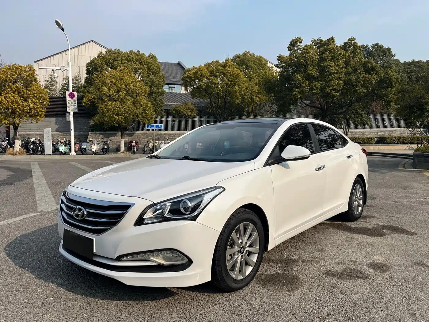 Hyundai Mistra 2014 1.8L Auto Premium DLX