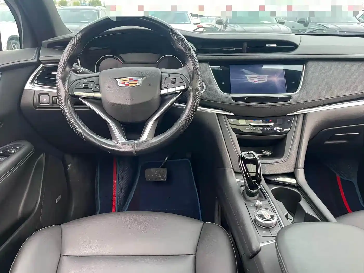CADILLAC XT6