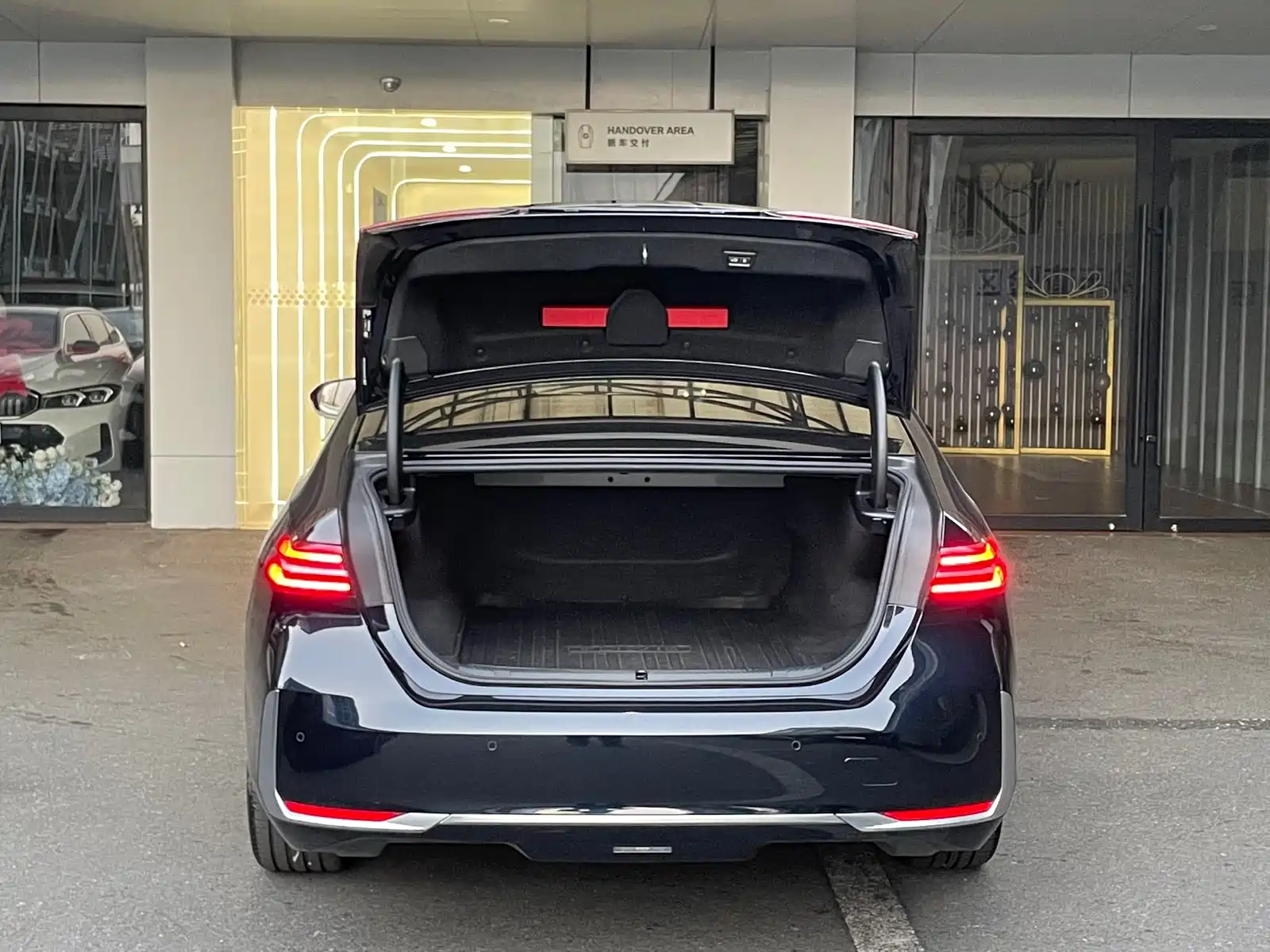 Фото 7 - BMW i5