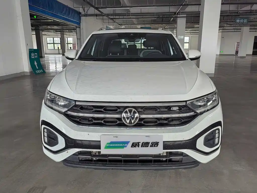Photo 2 - Volkswagen T-ROC