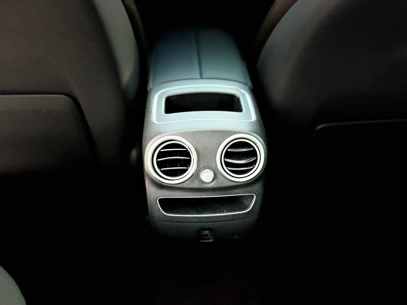 Mercedes-Benz GLC 2020 Facelift GLC 260 L 4MATIC Dynamic фото 16