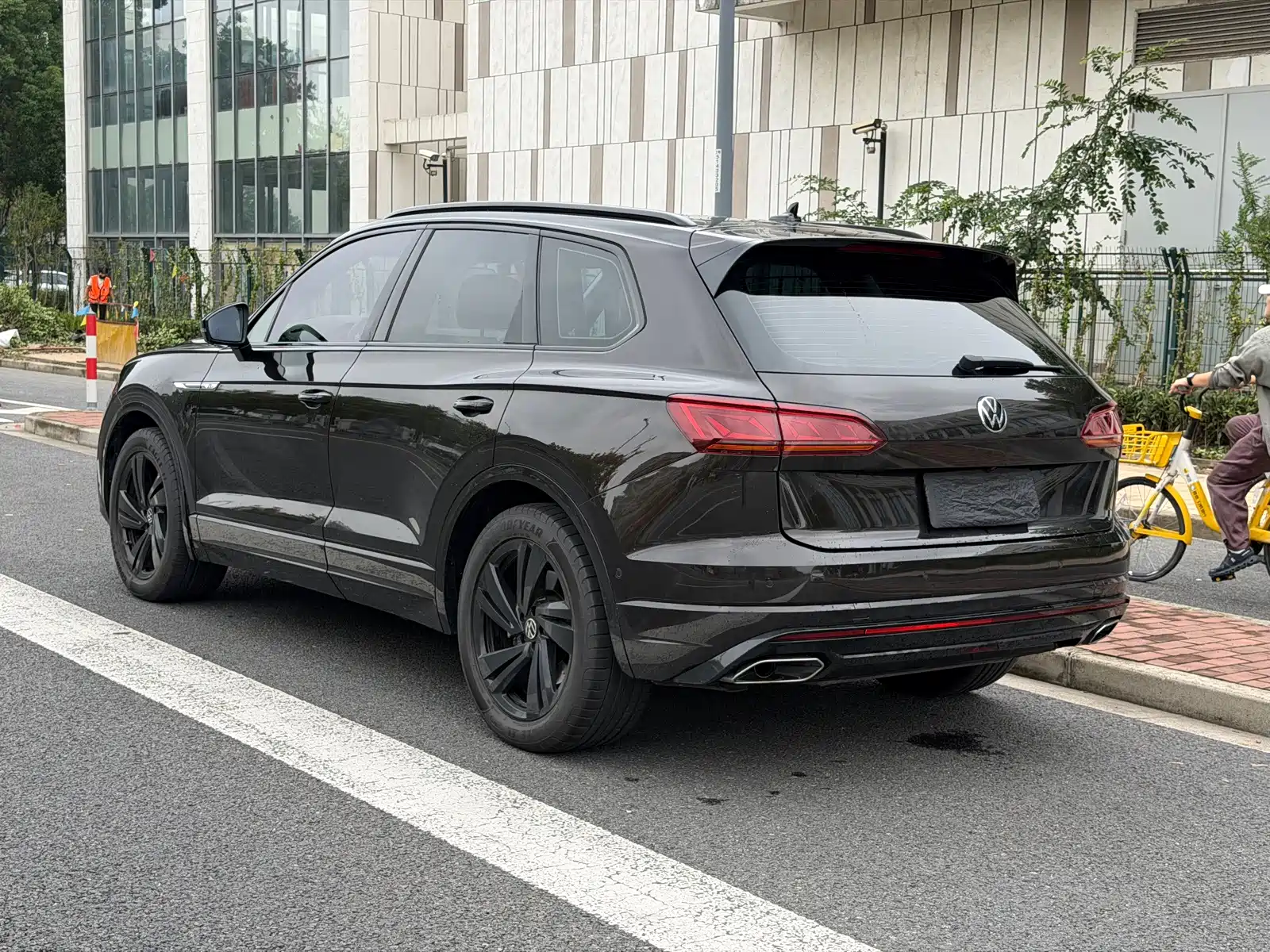 Фото 3 - Volkswagen Touareg