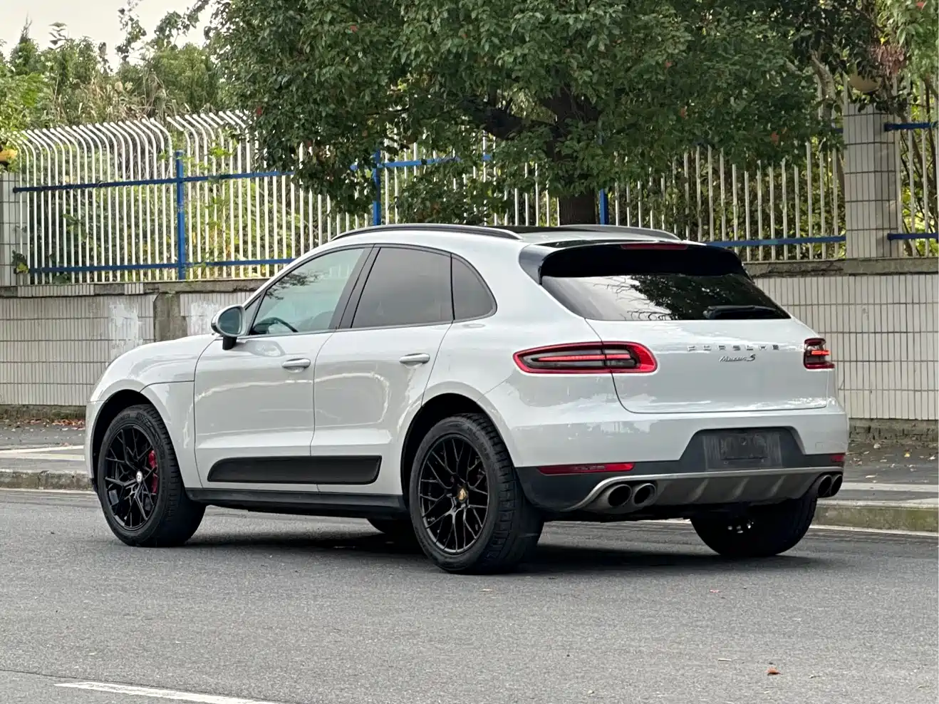 صورة 2 - Porsche Macan