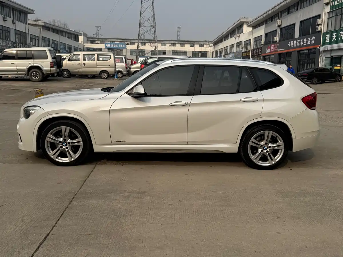 BMW X1 2015 Model sDrive18i Fashion Advanced Edition фото 2