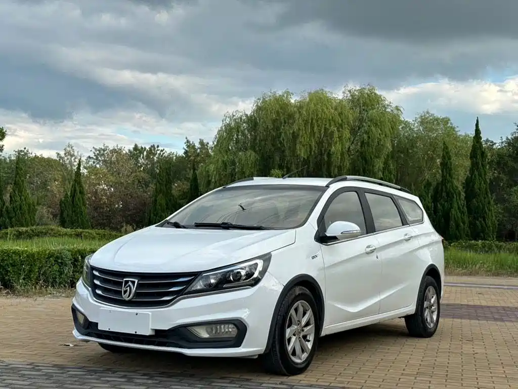 Baojun 310W 2018 2017 1.5L Manual Fashion Edition (China V)