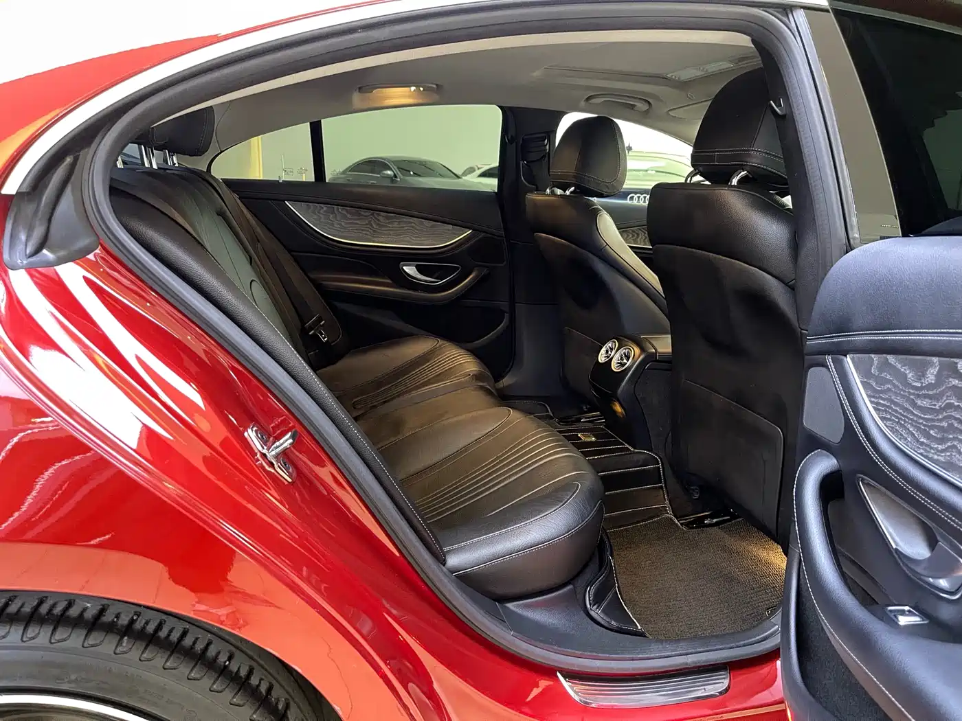 Mercedes-Benz CLS 2018 CLS 300 Dynamic фото 8