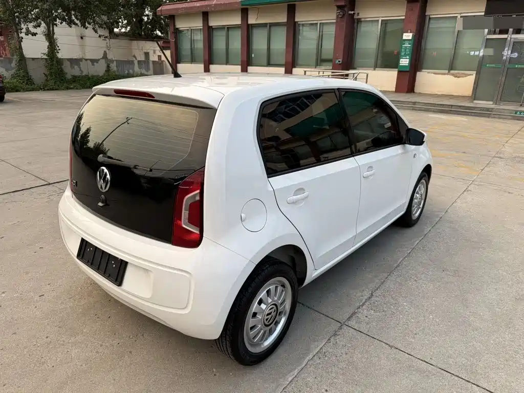 2015 Volkswagen up!