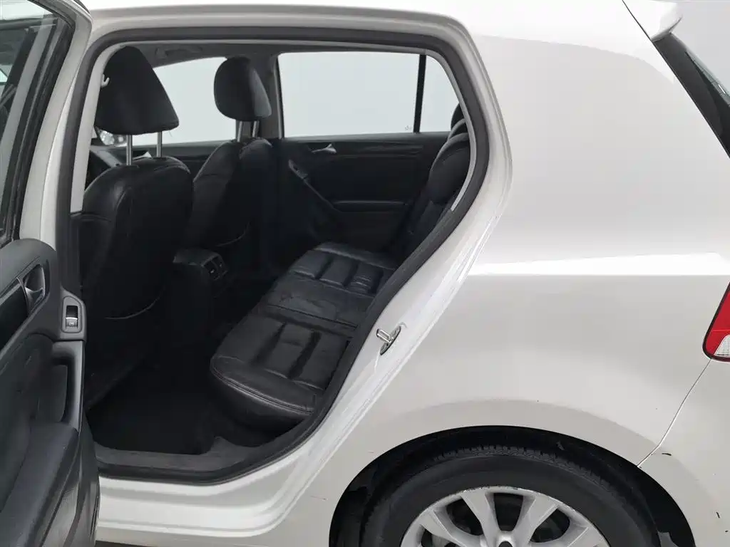 Volkswagen Golf 2012 1.6 Manual Comfort Type фото 15