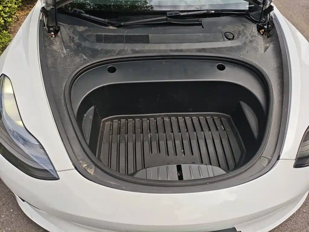 Фото 11 - Tesla Model 3